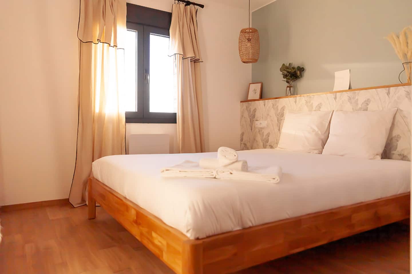Chambre double avec lit préparé
