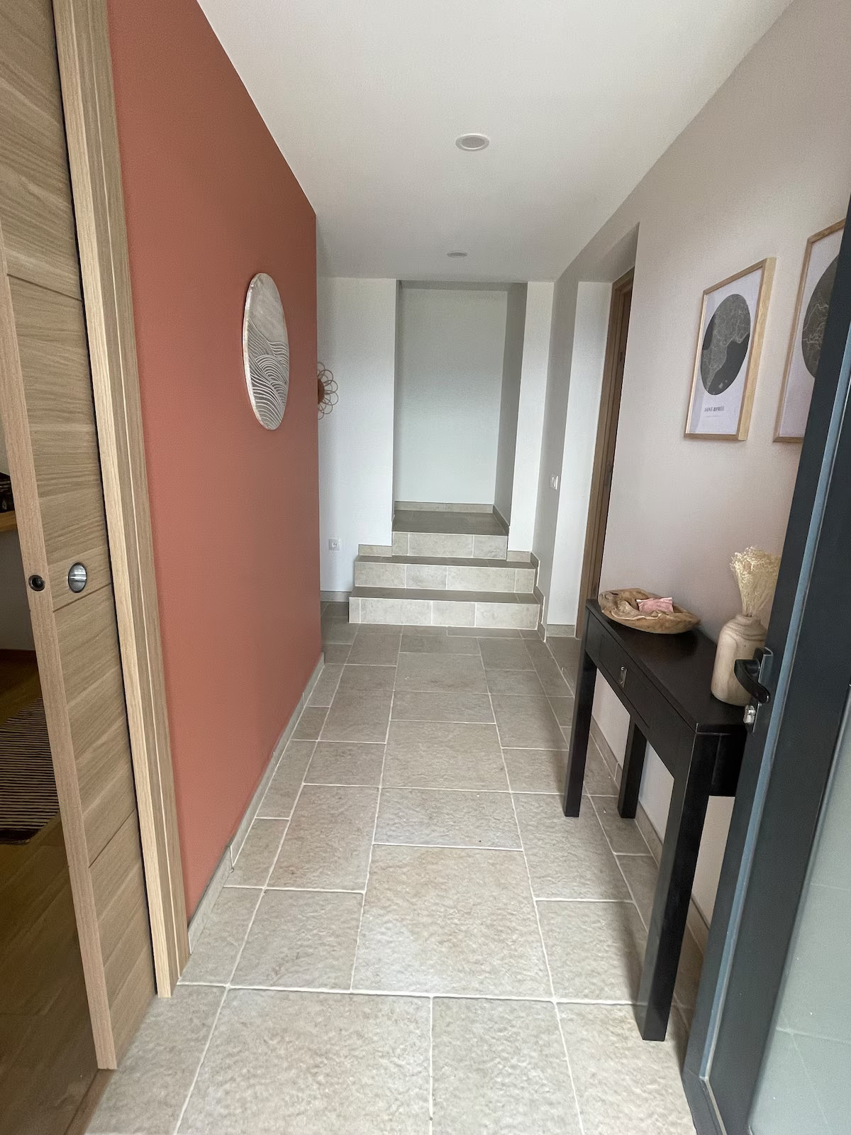 Entrée et couloir de la maison